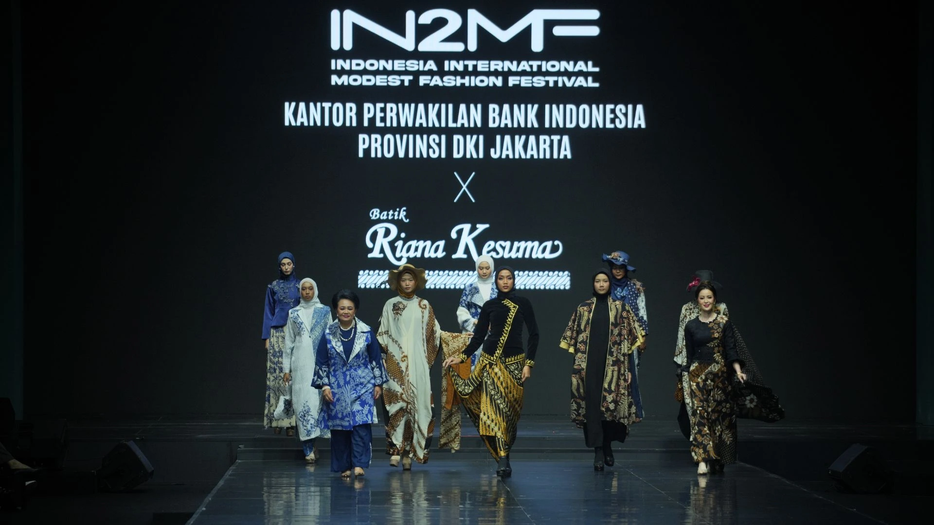 Alexandra Askandar Mengupas Keindahan Batik Riana Kesuma di IN2MF 2024